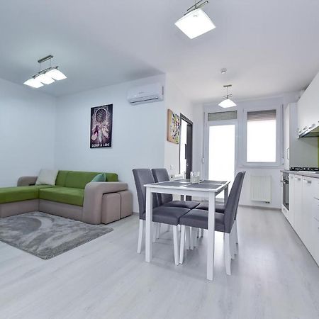 Stylish Stay - Executive - Private Parking And Central Location Gran Varadino Esterno foto