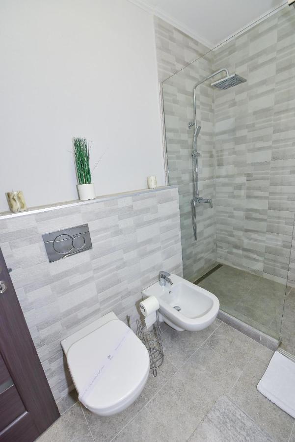 Stylish Stay - Executive - Private Parking And Central Location Gran Varadino Esterno foto