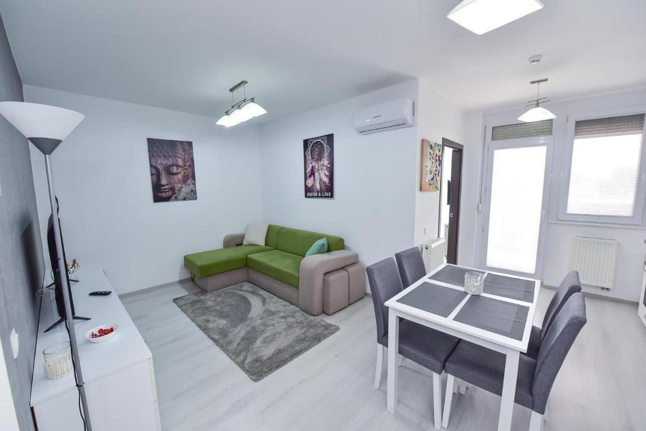 Stylish Stay - Executive - Private Parking And Central Location Gran Varadino Esterno foto